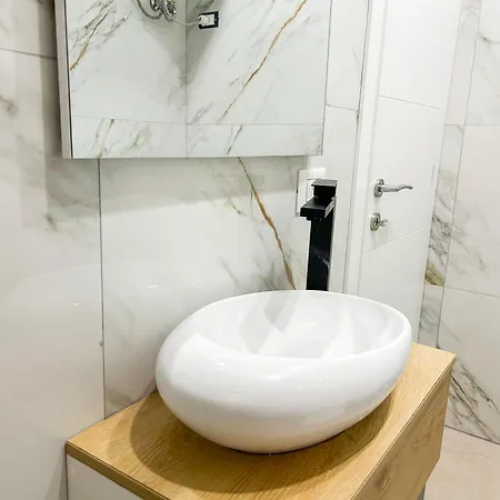 Lejlighed 1 Bedroom 1198 *